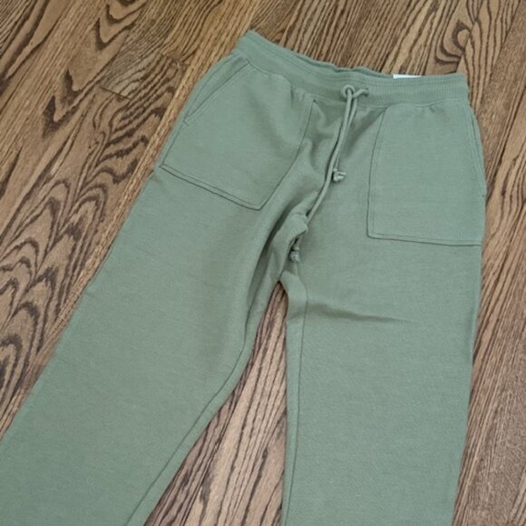 American Eagle Outfitters Pants - American Eagle AE Baggy Jogger - Small - NWT